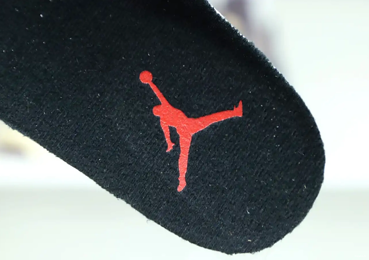 JORDAN 11 LOW AIR WHITE BRED 0505